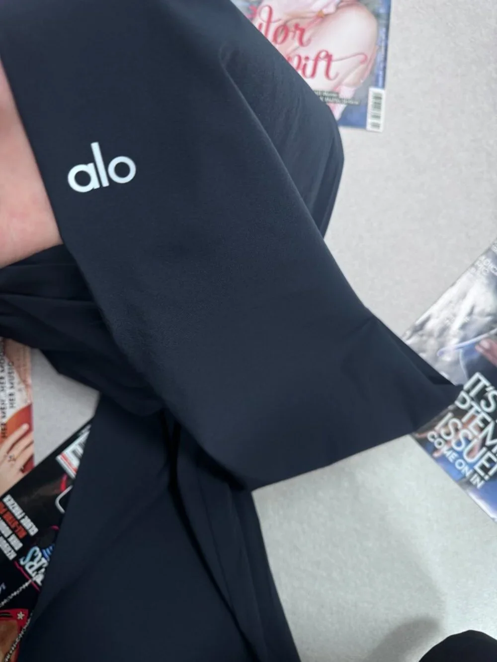🛍️ NWT Alo Yoga Suit Up Trouser Navy ✨ Wide Leg Pants 🤍 30